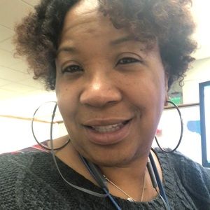 Meet your Posher, Raquel